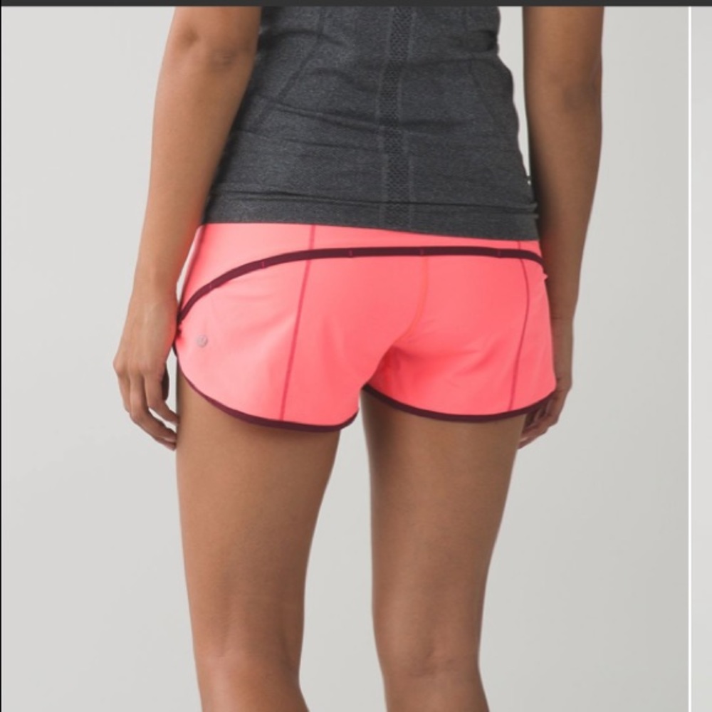 LULULEMON - Speed Short